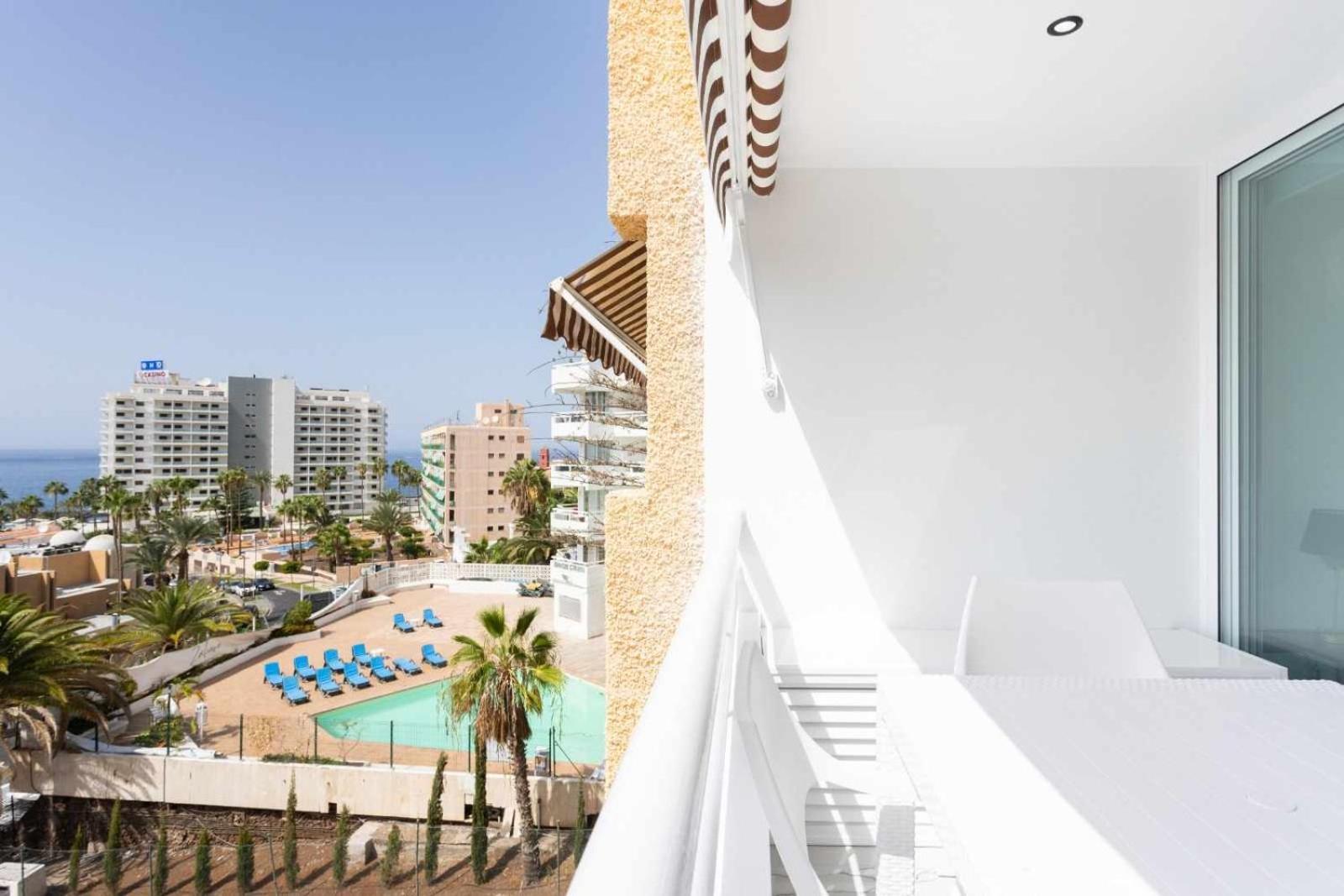 Lujo Borinquen 403 Vista Al Mar Apartment Playa Feñabe Bagian luar foto